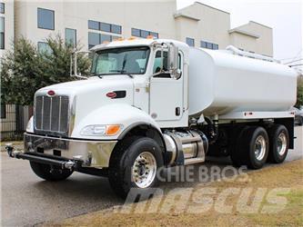 Peterbilt 348 水罐车