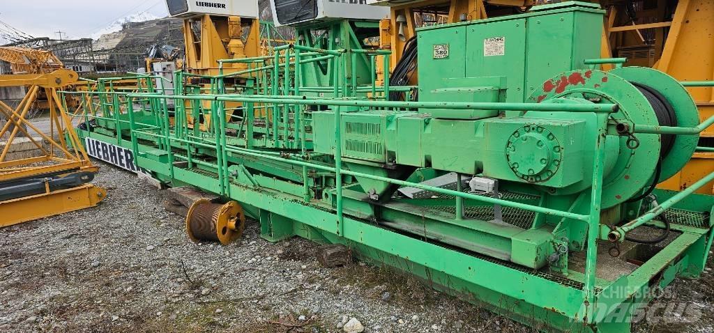 Liebherr 200 EC-H 10 塔式起重机