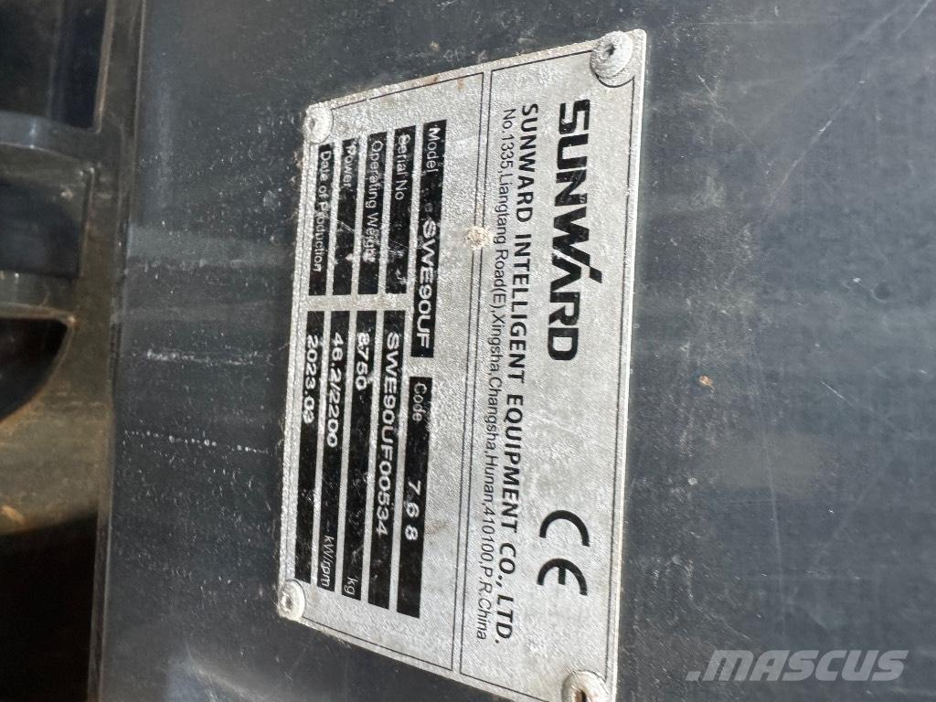 Sunward SWE90UF 中型挖掘机
