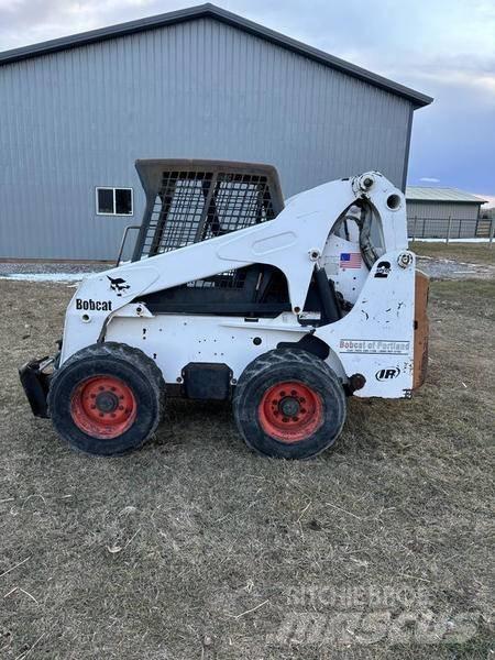 Bobcat S250 滑移装载机