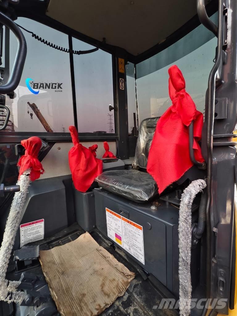 Komatsu PC 30MR 小型挖掘机