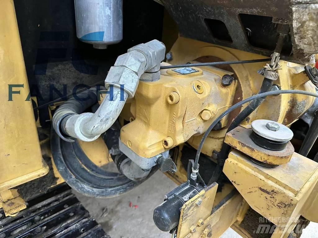 CAT 305.5E2 小型挖掘机