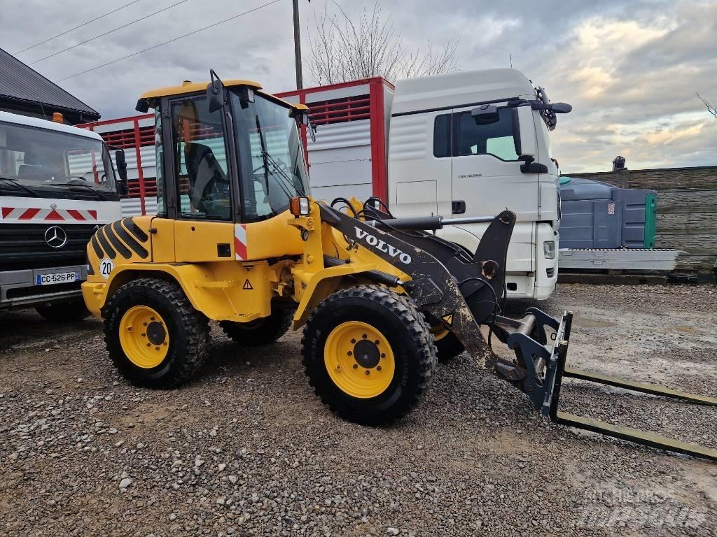 Volvo L 30 轮式装载机
