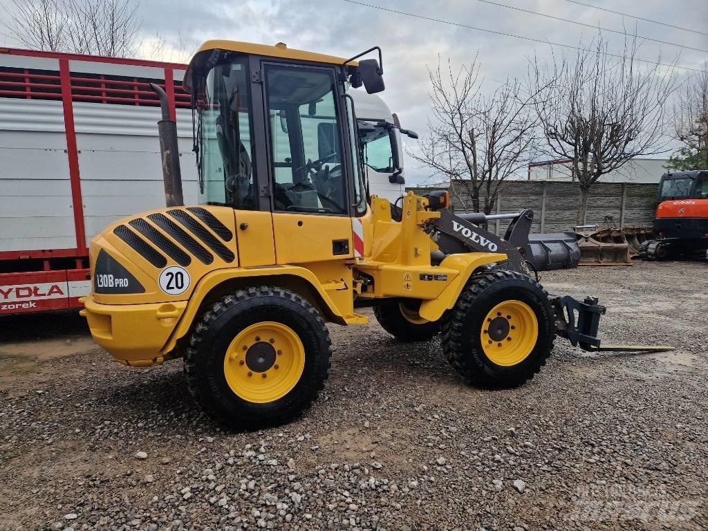 Volvo L 30 轮式装载机