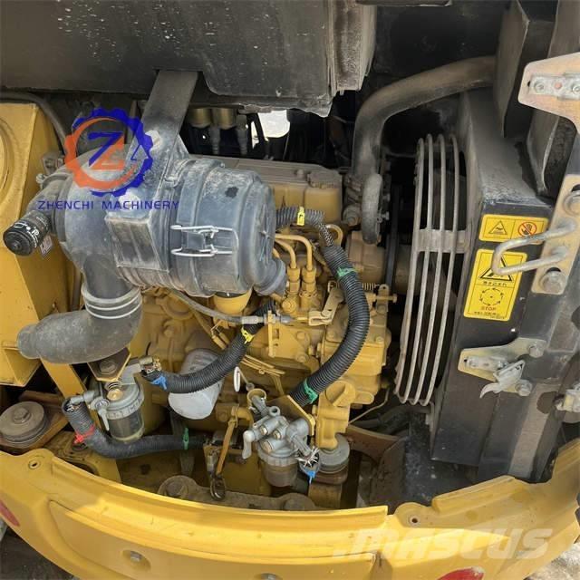 CAT 303 小型挖掘机