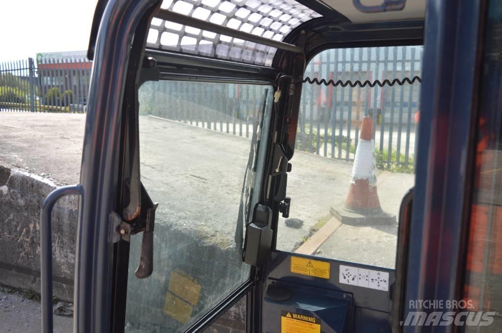 Hanix H 22 cab 小型挖掘机