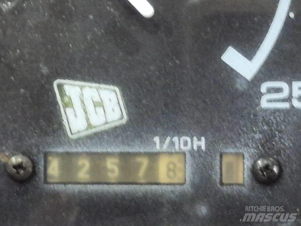 JCB 520 伸缩臂叉装车|叉装车