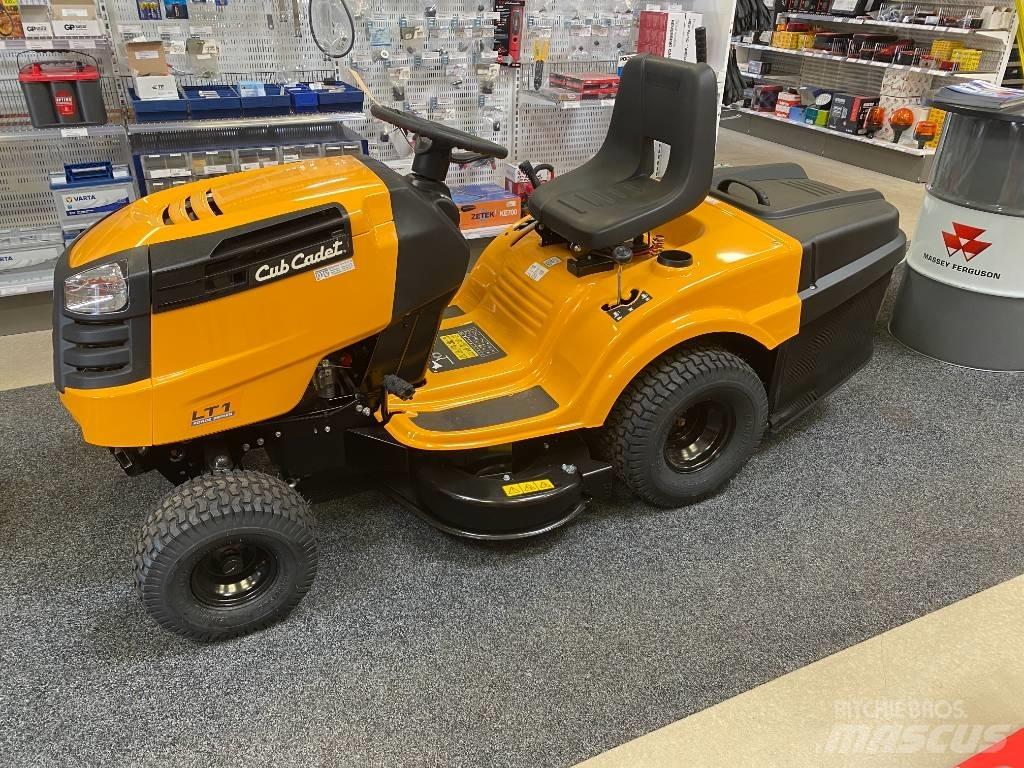 Cub Cadet LT1 NR92 骑乘式割草机