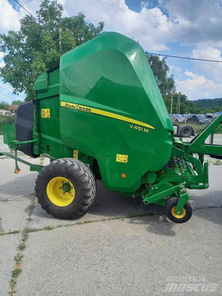 John Deere V451M 圆捆打捆机