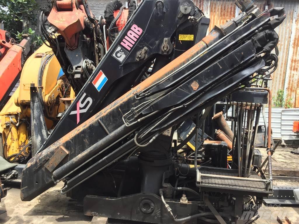 Hiab XS166D3CL 随车折臂吊