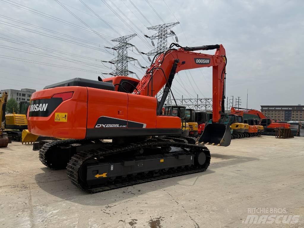 Doosan DX 225 LC-9C 履带挖掘机