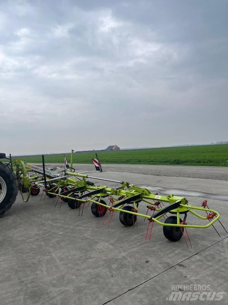 CLAAS Volto 1100 犁耙和摊草机