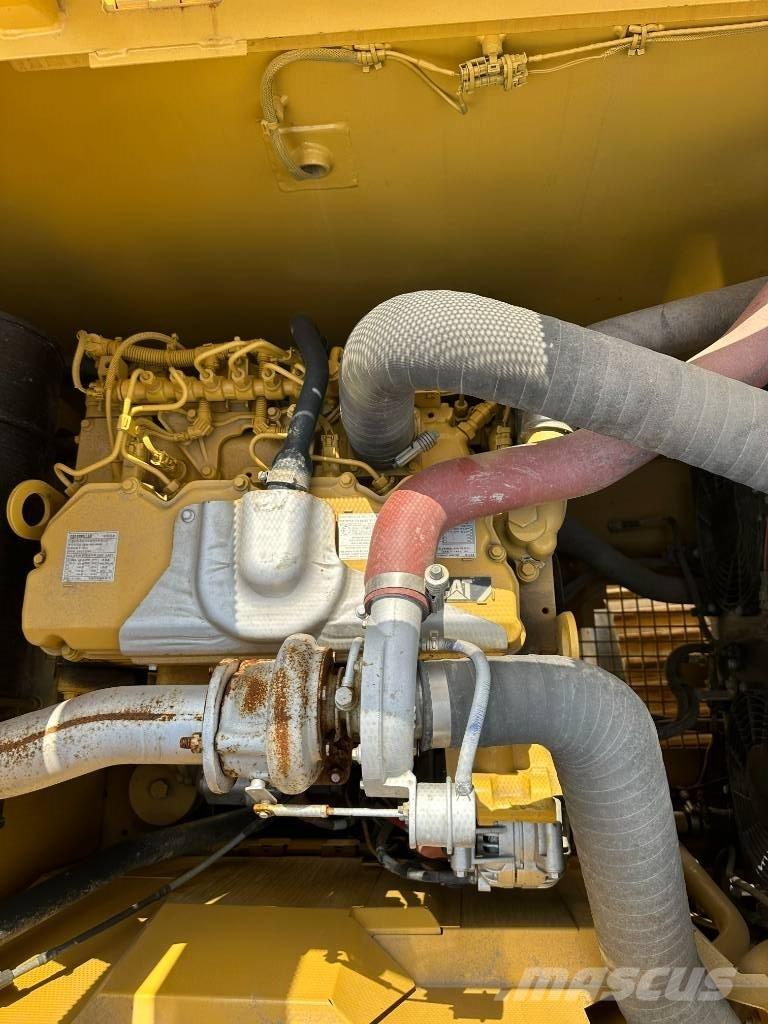 CAT CAT320GC 中型挖掘机