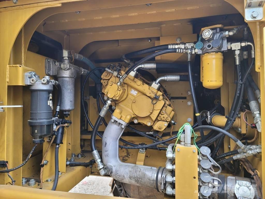 CAT 330FL 履带挖掘机