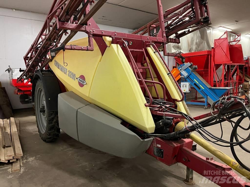 Hardi Commander 3200 牵引式喷雾机