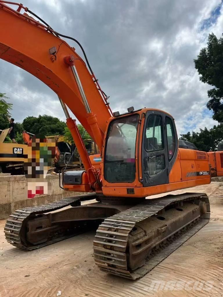 Doosan DX300 履带挖掘机