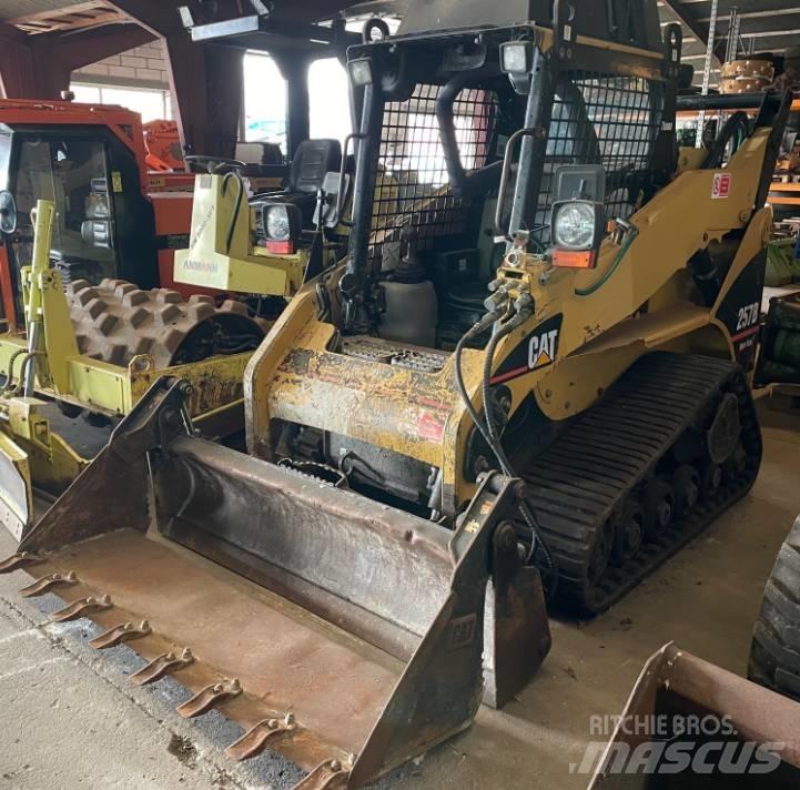 CAT 257B 滑移装载机
