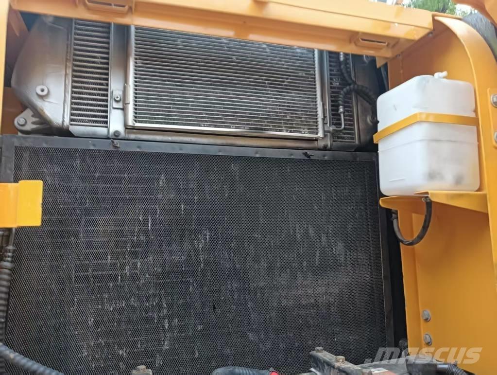 Hyundai 220LC-9T 履带挖掘机