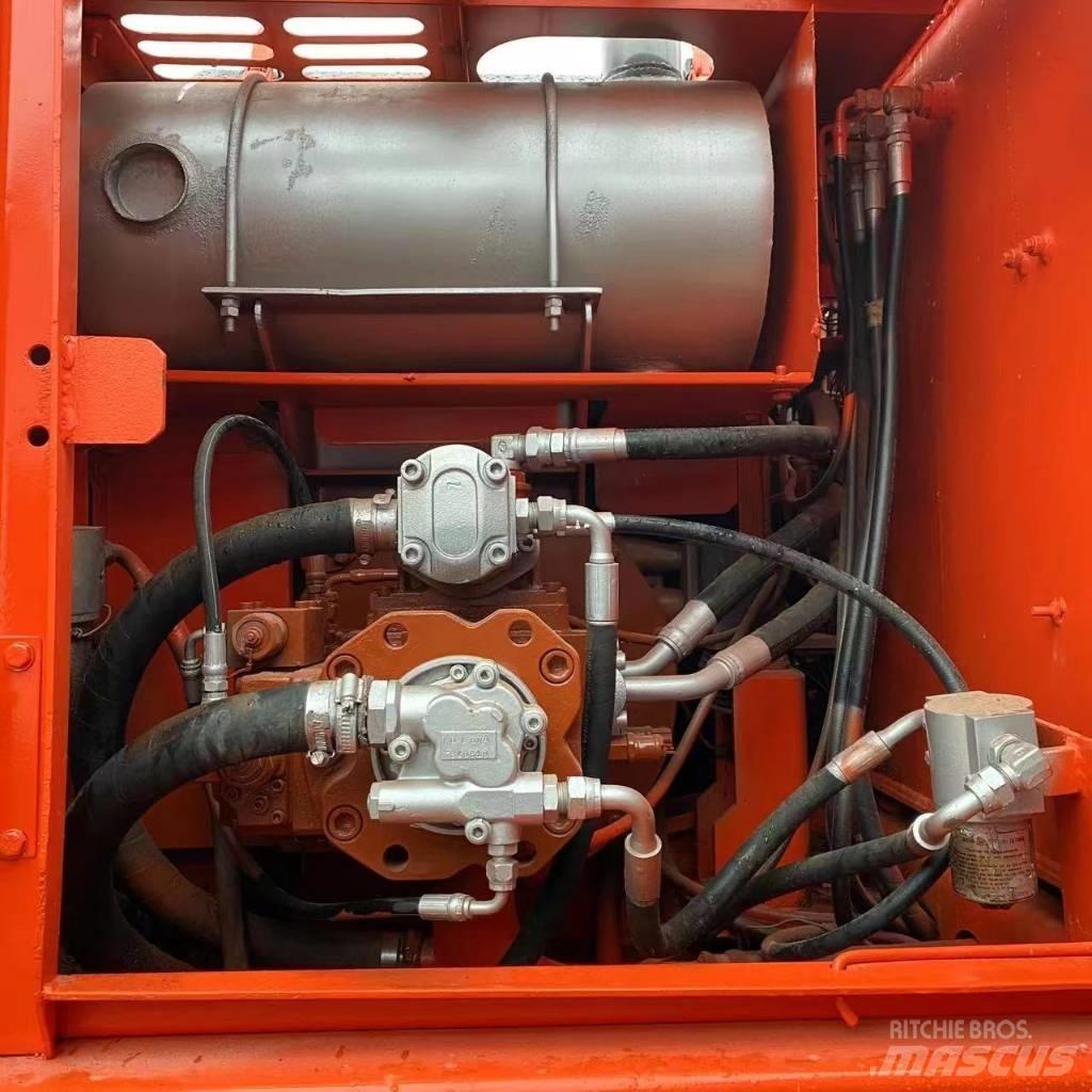 Doosan DH 150 W-7 轮式挖掘机