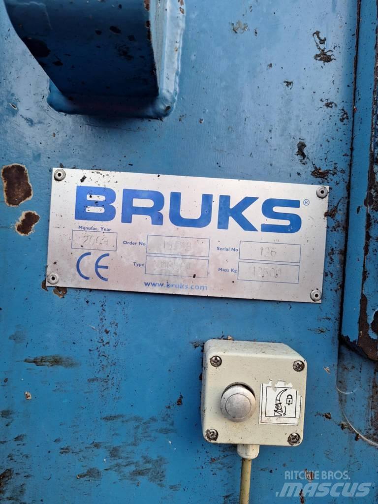 Bruks 805 CT 木材削片机