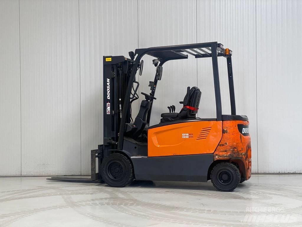 Doosan B30X-7 电动叉车