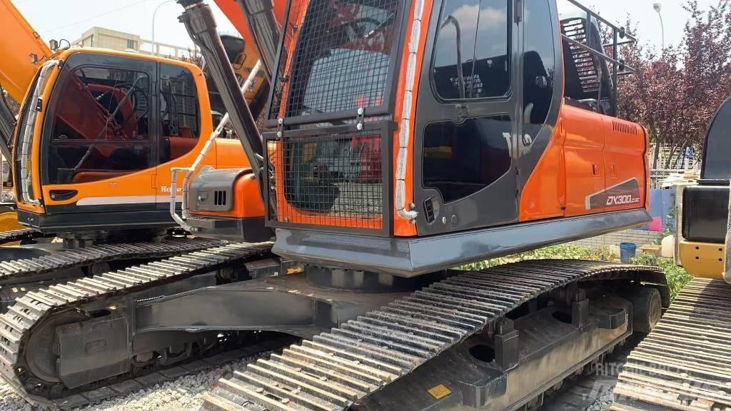 Doosan DX 300 履带挖掘机