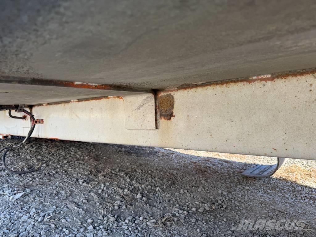  Leach Alpha III 垃圾车