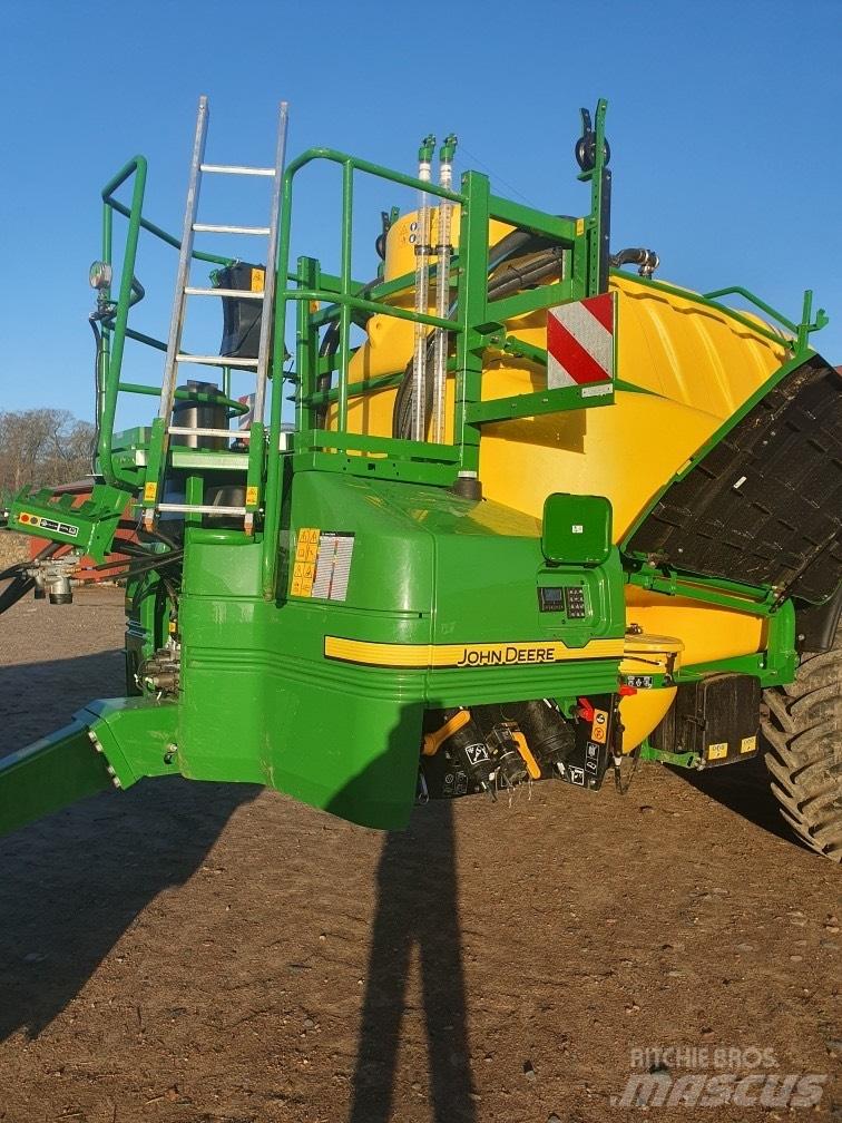 John Deere R975 i 牵引式喷雾机