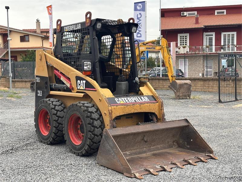 CAT 226BHF 滑移装载机