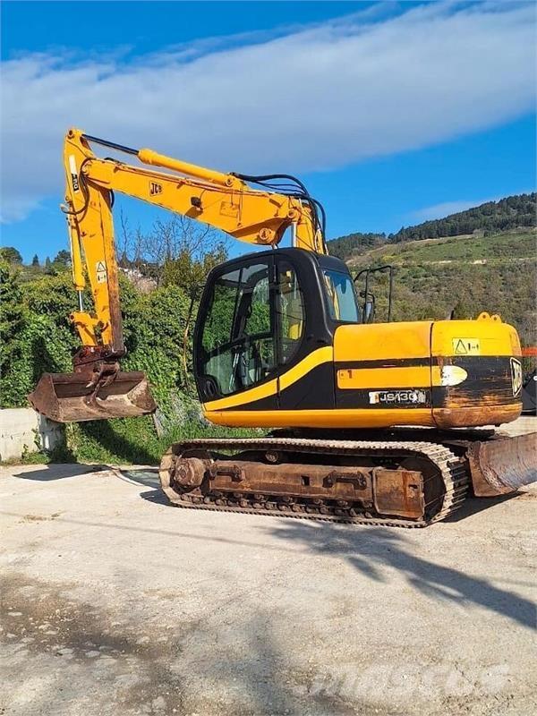 JCB JS130 履带挖掘机