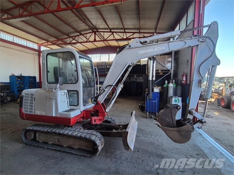 Takeuchi TB135 小型挖掘机