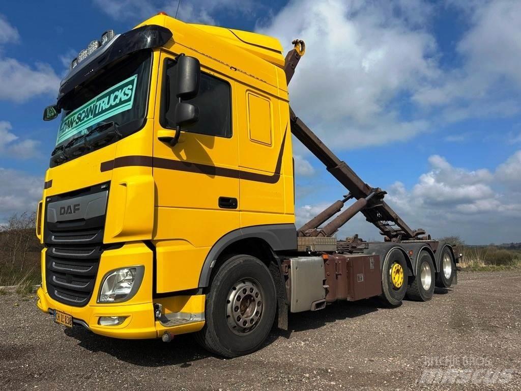 DAF XF 530 8x2-*4 工程吊钩车