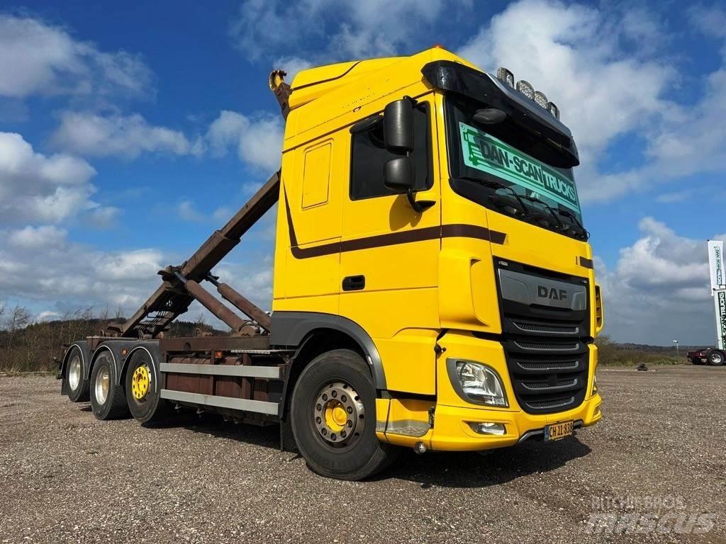 DAF XF 530 8x2-*4 工程吊钩车