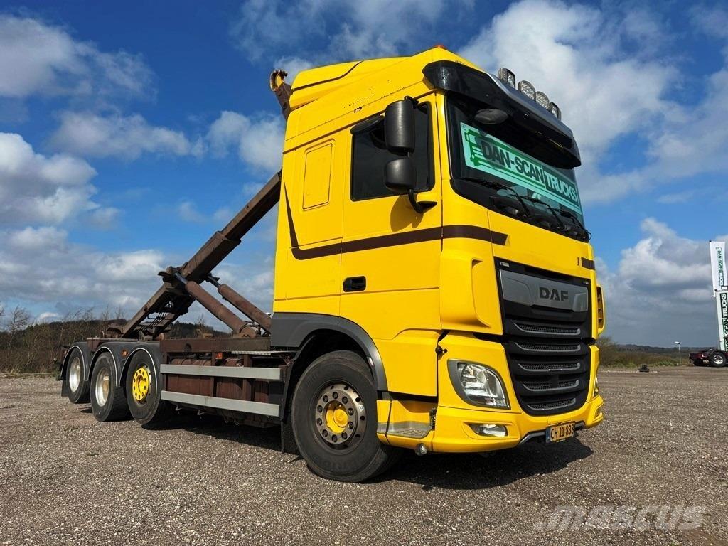 DAF XF 530 8x2-*4 工程吊钩车
