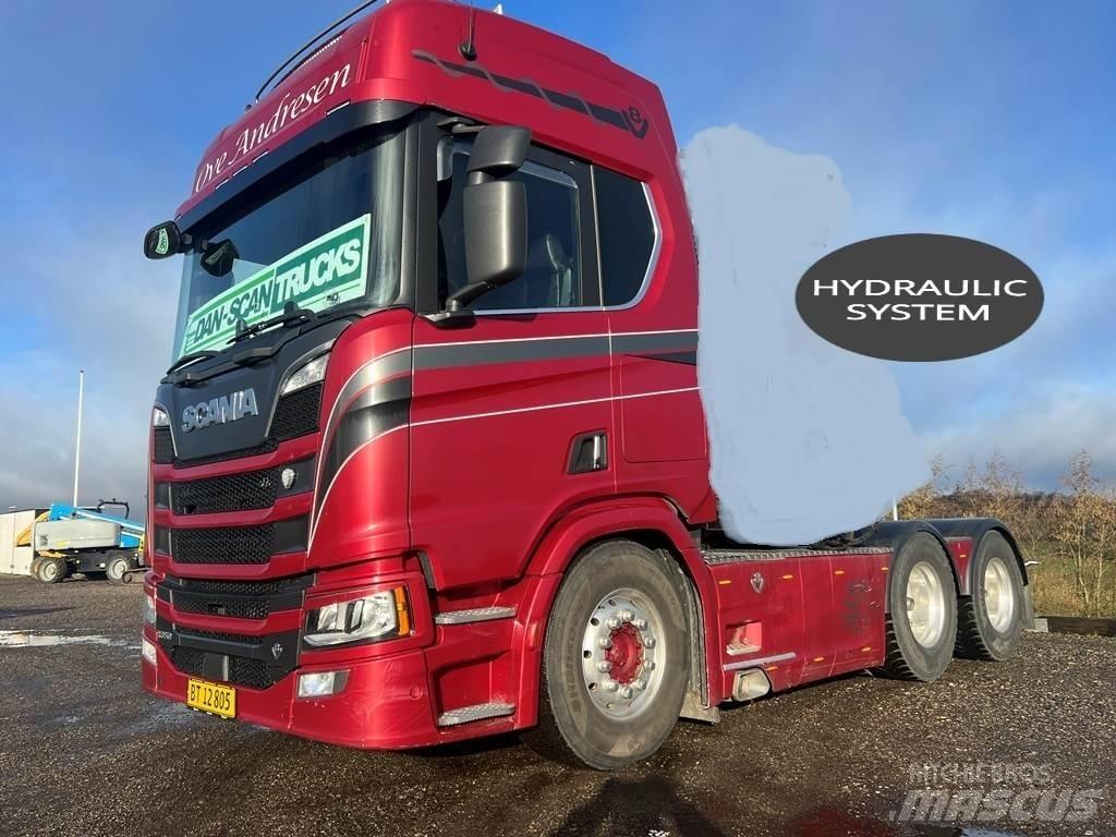Scania R650 6x4 牵引车