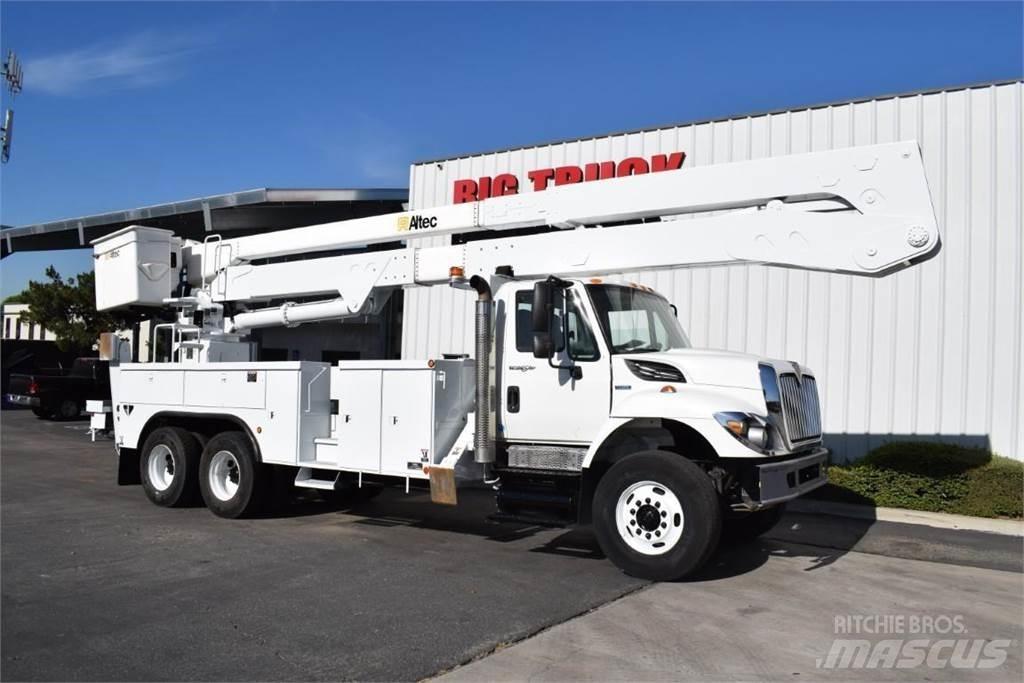 Altec A77T 车载式高空作业车