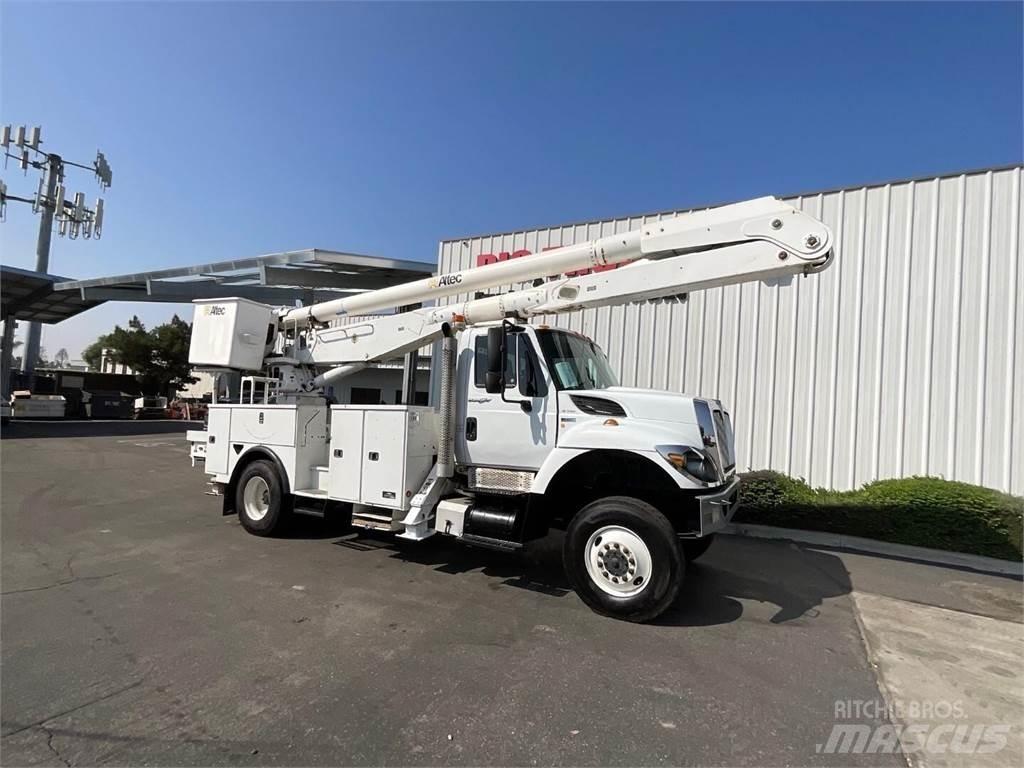 Altec AA755 车载式高空作业车