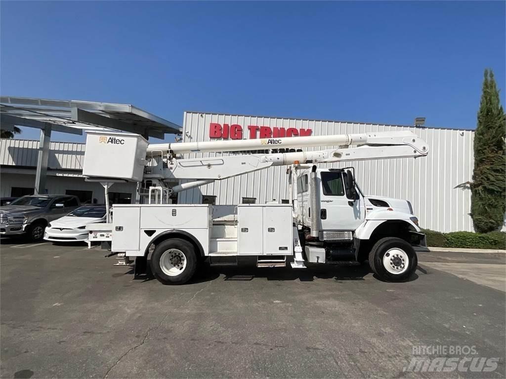Altec AA755 车载式高空作业车
