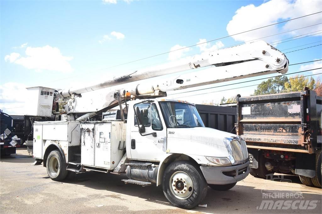 Altec AA755L 随车折臂吊