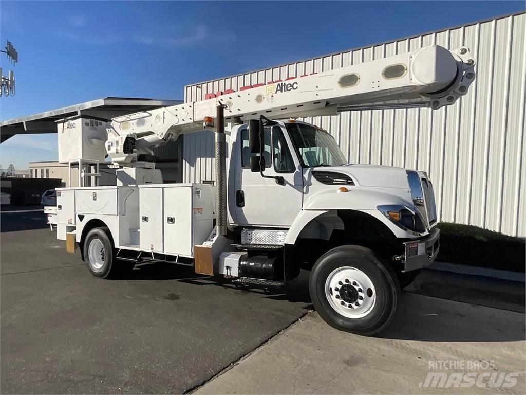 Altec AM55 车载式高空作业车