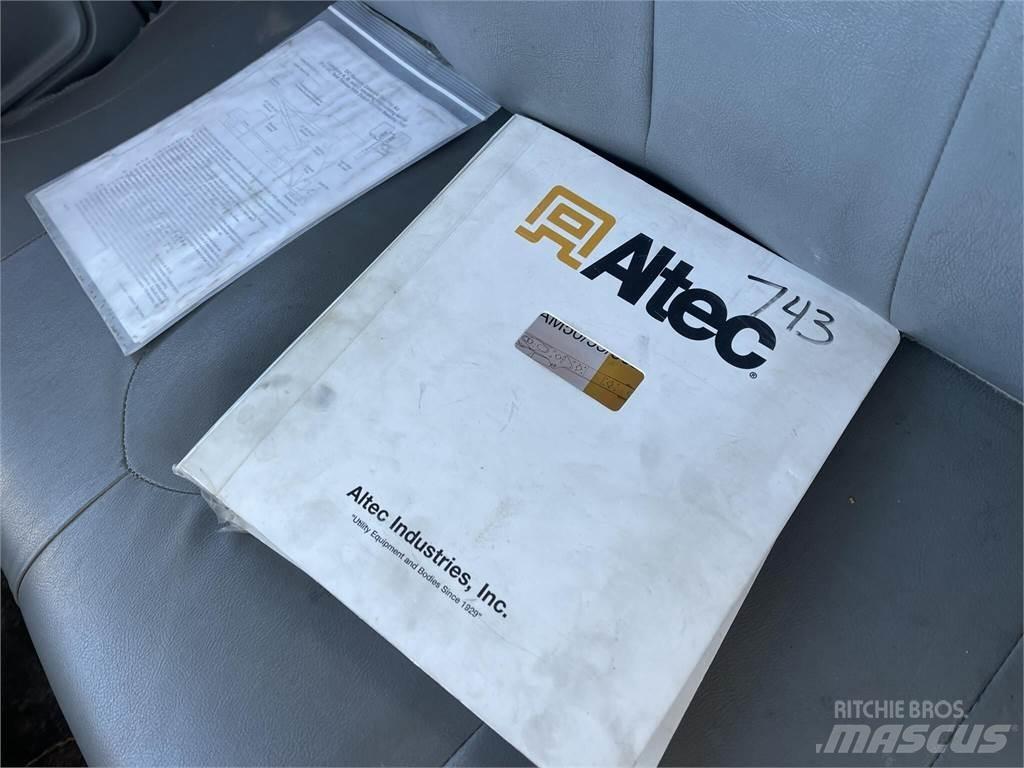 Altec AM55E 车载式高空作业车