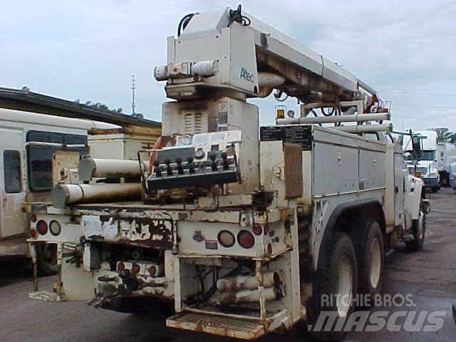 Altec D1000BR 钻机车