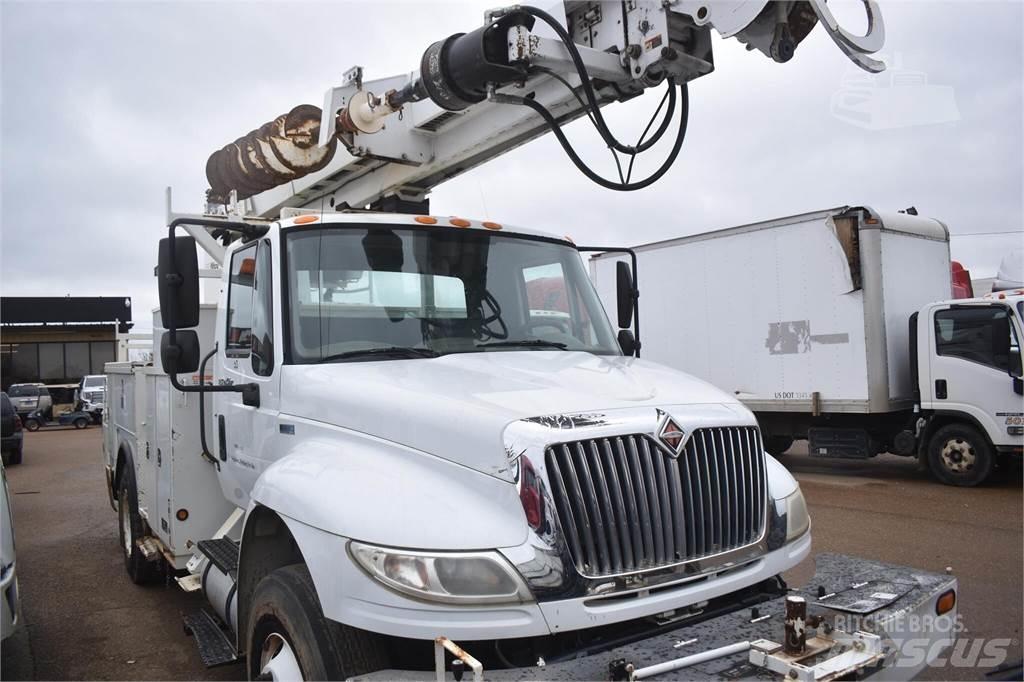 Altec D2045TR 钻机车