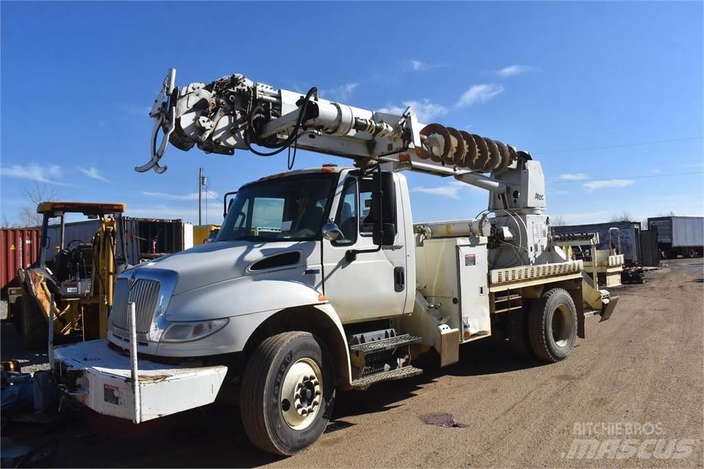 Altec D2045TR 钻机车