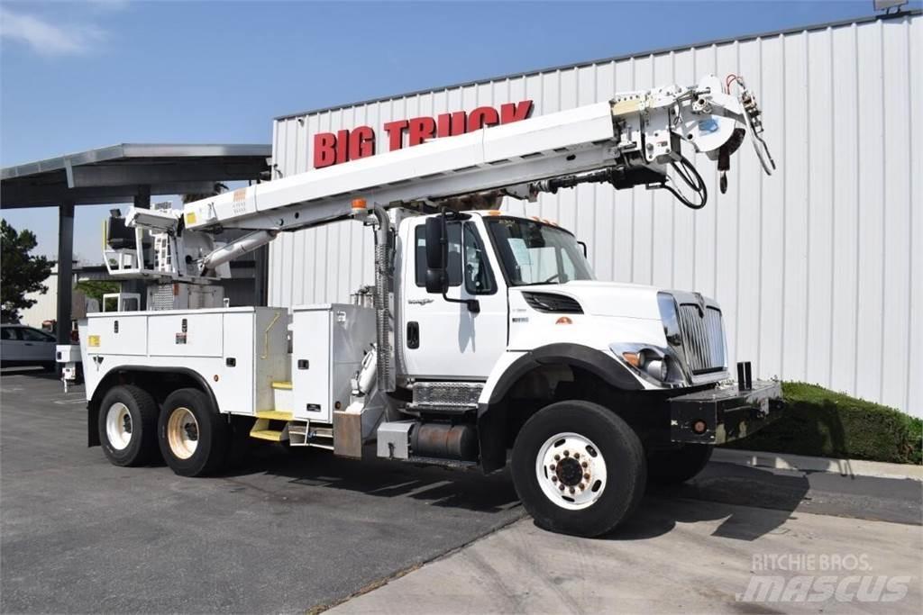 Altec D3060ATR 钻机车