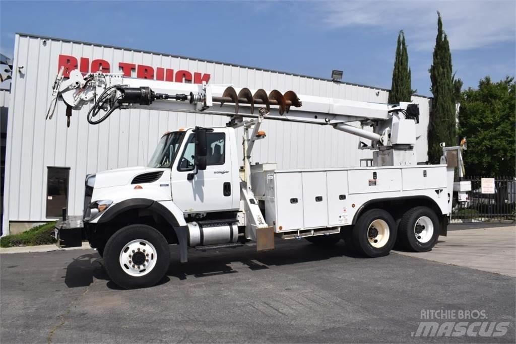 Altec D3060ATR 钻机车