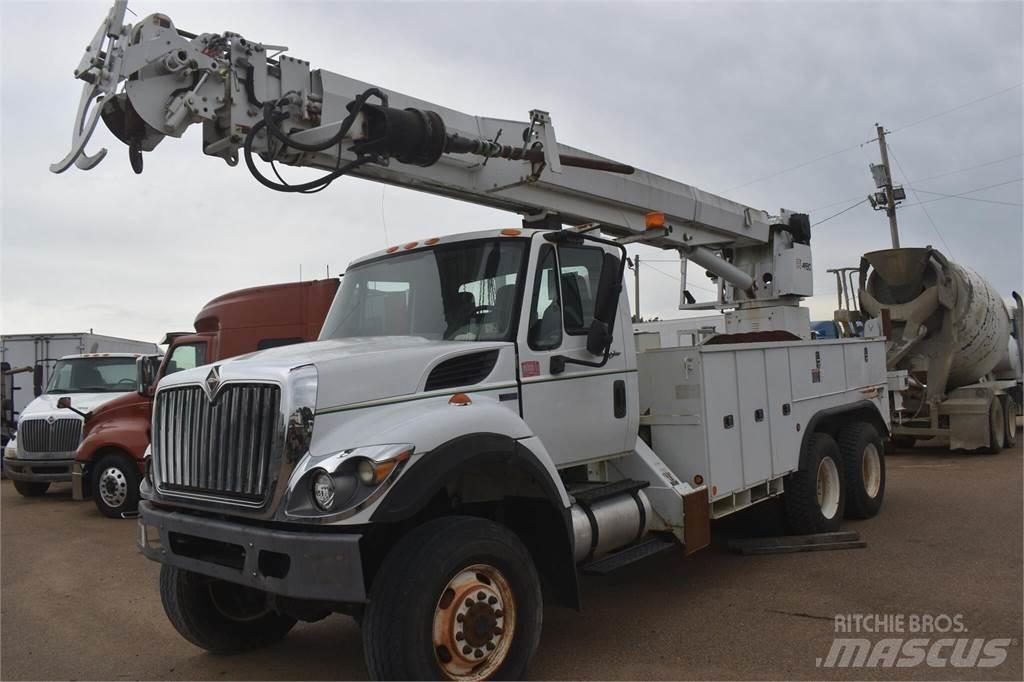 Altec D3060ATR 钻机车