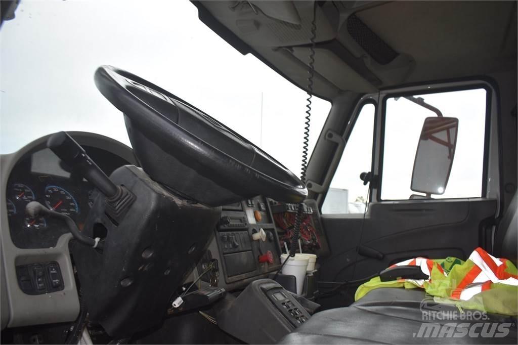 Altec D3060ATR 钻机车