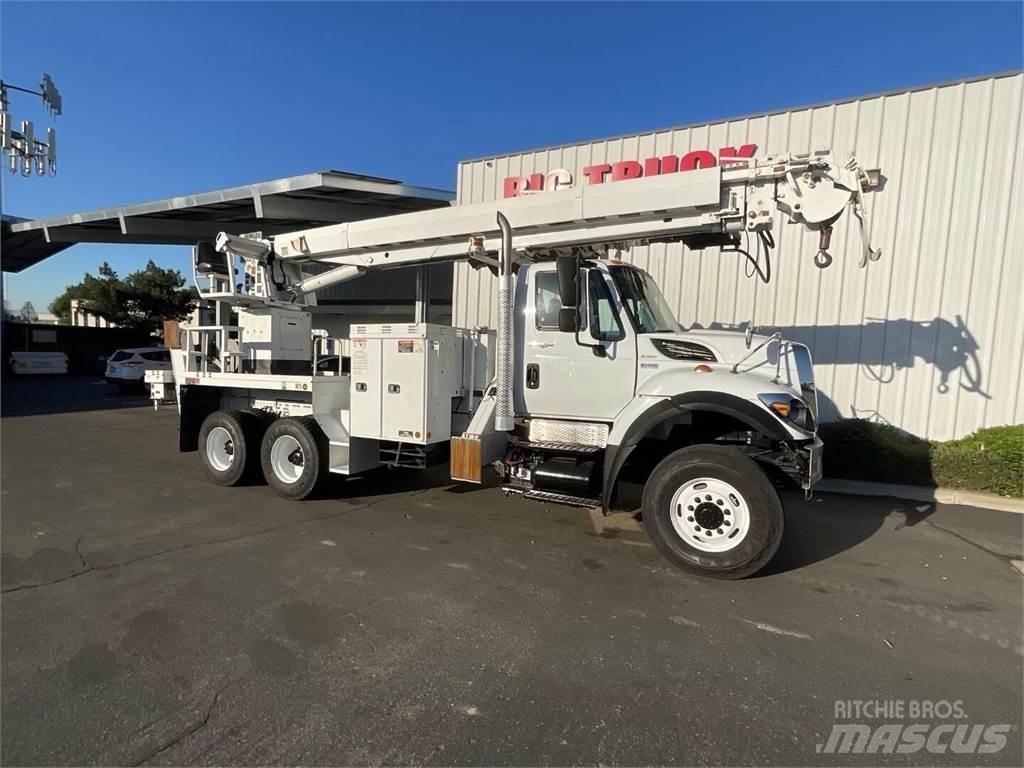 Altec D3060ATR 钻机车