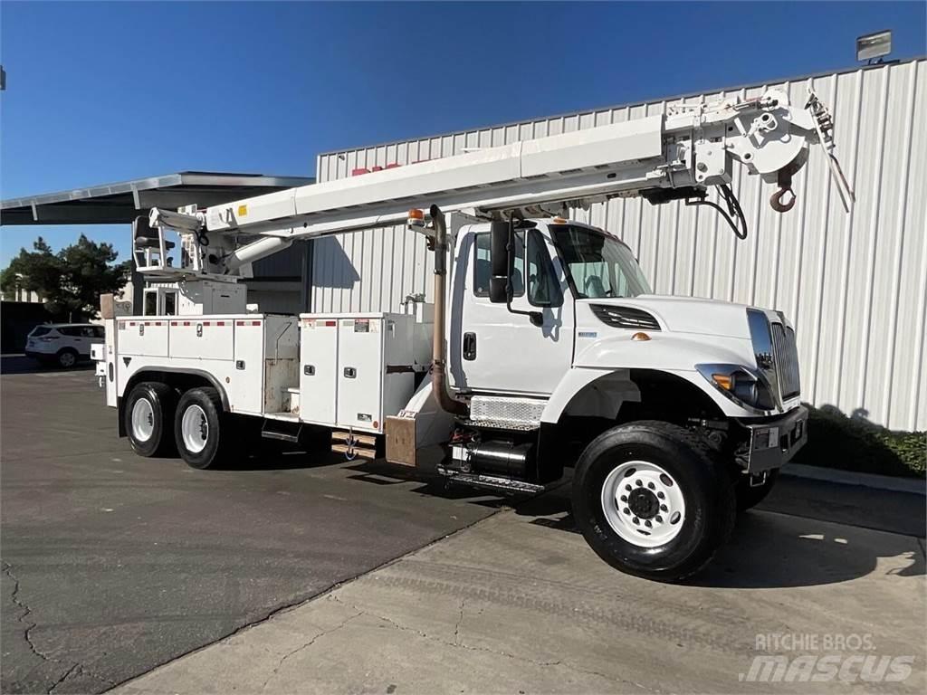 Altec D4065BTR 钻机车